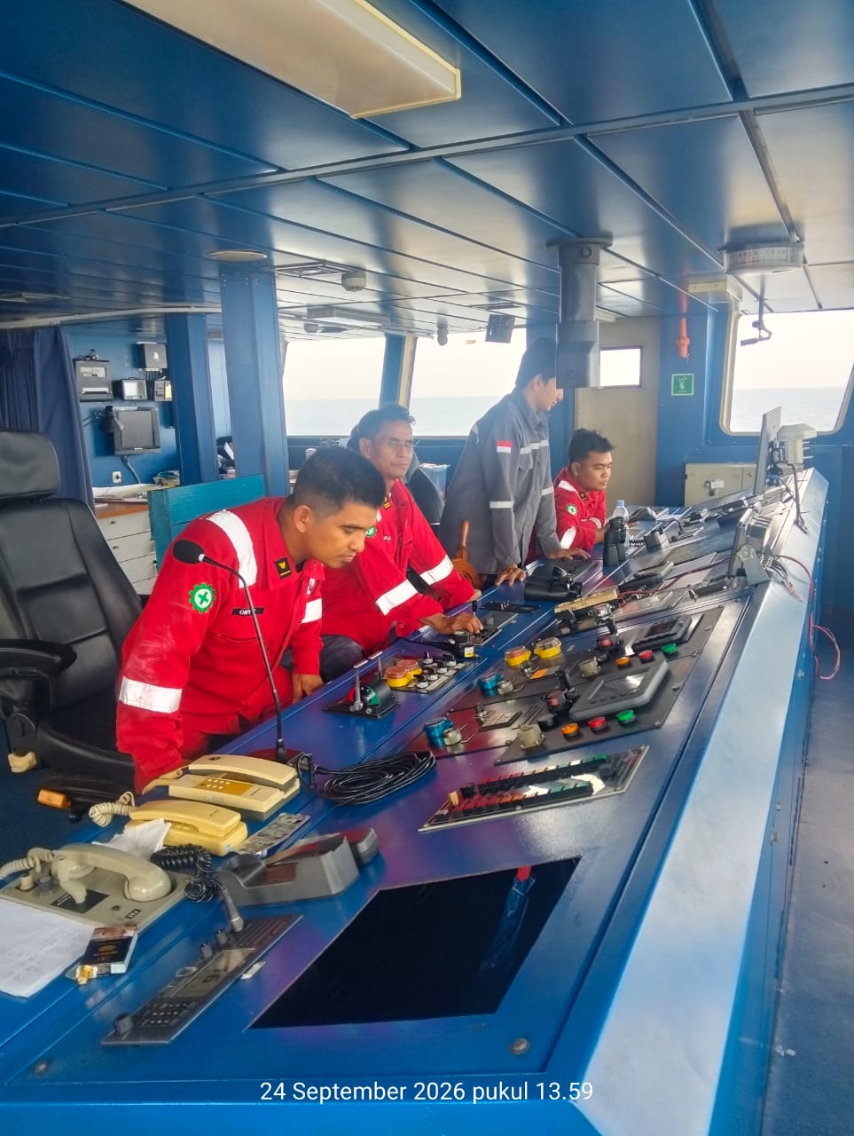 Hari ke-12 SAR KMP Virgo Transport 8, Kemenhub Kirim KN Kunyit Angkut Reefer Container ke Ring 1 Area Operasi